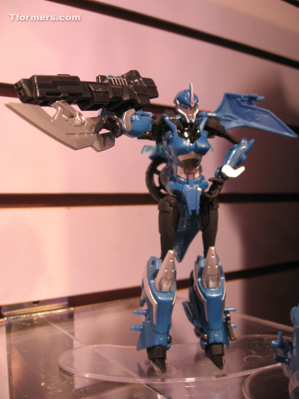 Transformers Prime Deluxe Arcee  (3 of 28)